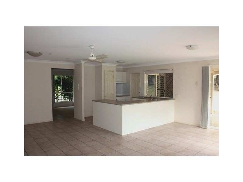 2 Eton Ct, Forest Lake QLD 4078