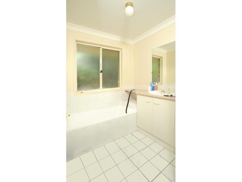 2 Eton Ct, Forest Lake QLD 4078