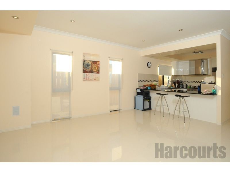 17 Cascades Street, Springfield Lakes QLD 4300