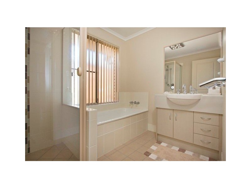 85 Laurel Street, Heathwood QLD 4110