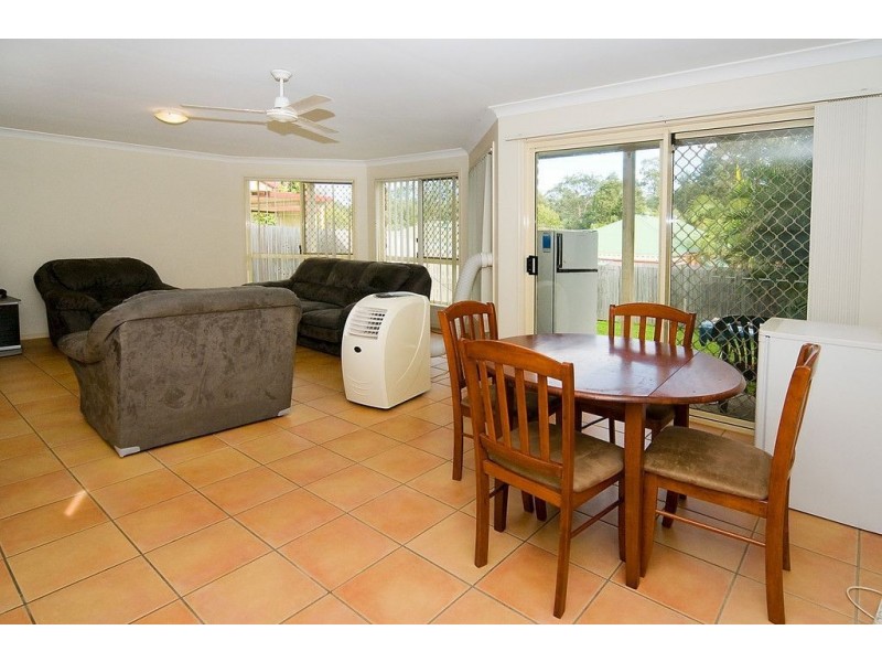 8 Pintail Crescent, Forest Lake QLD 4078