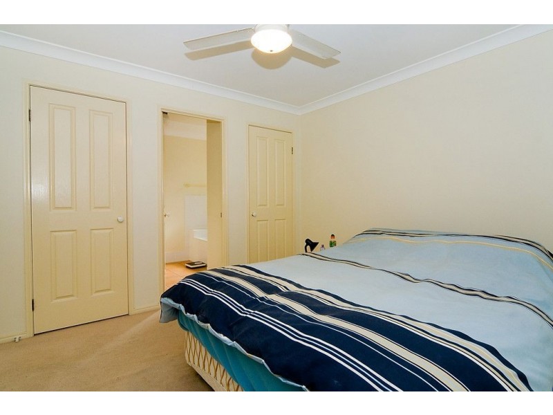 8 Pintail Crescent, Forest Lake QLD 4078