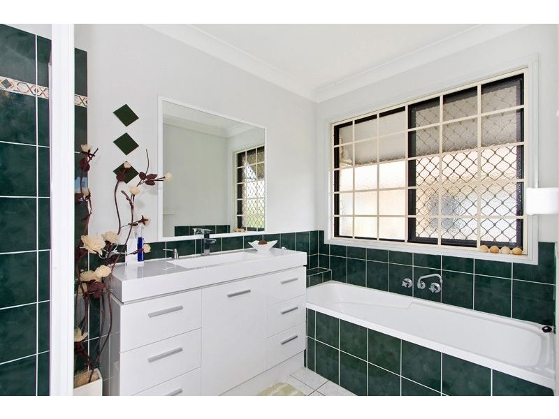 3 Sunningdale Street, Oxley QLD 4075
