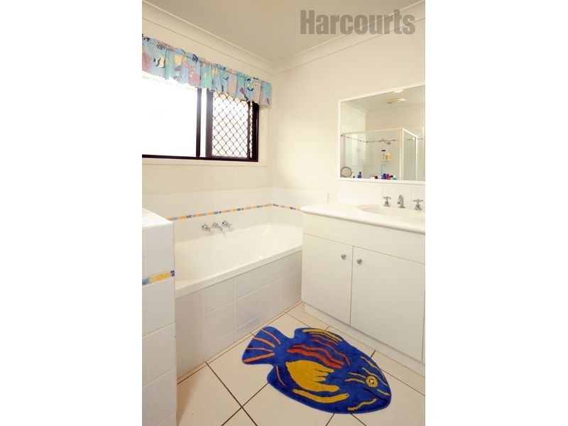 3 Leonie Place, Doolandella QLD 4077