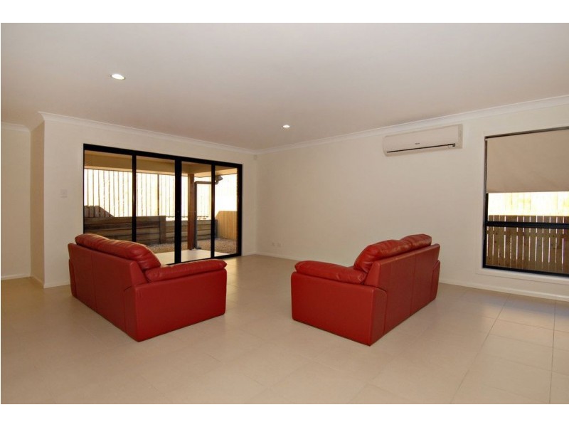 47 Flower Place, Richlands QLD 4077