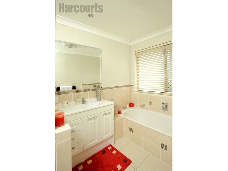 36 Hawthorne Street, Forest Lake QLD 4078