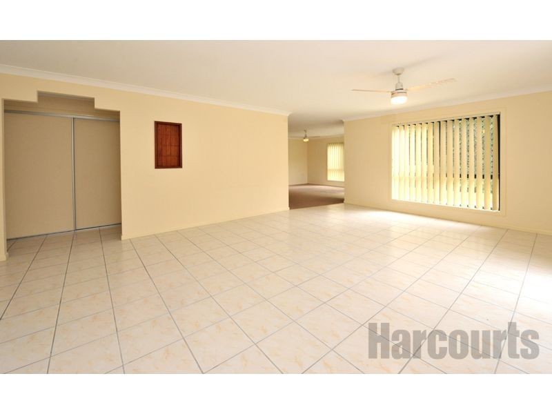 4 Sundown Lane, Forest Lake QLD 4078