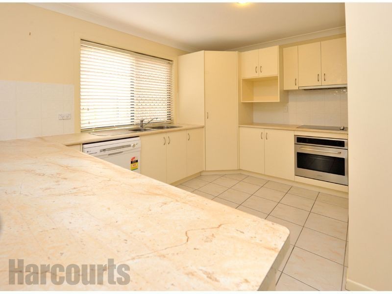 4 Sundown Lane, Forest Lake QLD 4078