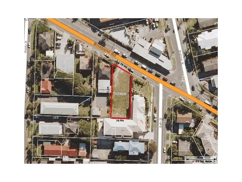 16 Brisbane Road, Labrador QLD 4215
