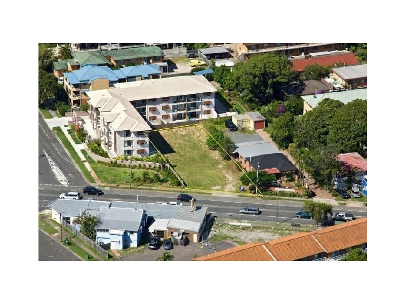 16 Brisbane Road, Labrador QLD 4215