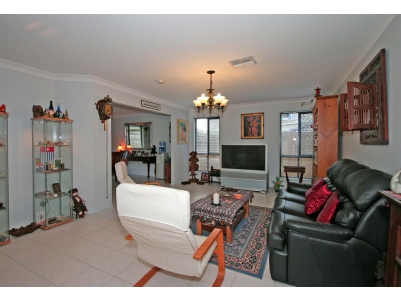 39 Cascade Drive, Forest Lake QLD 4078