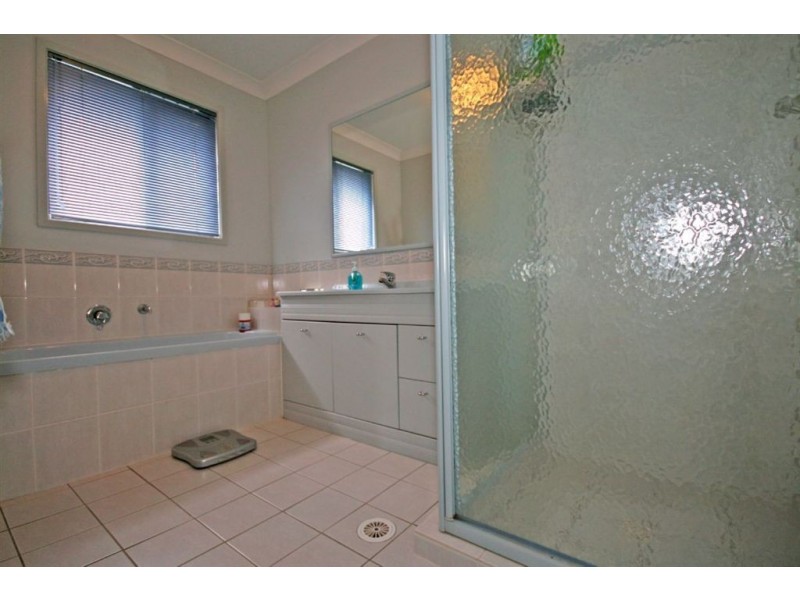 39 Cascade Drive, Forest Lake QLD 4078