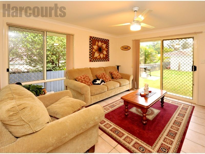 8 Robusta Place, Forest Lake QLD 4078