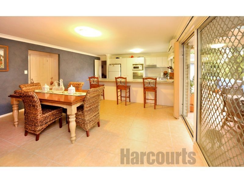 8 Robusta Place, Forest Lake QLD 4078