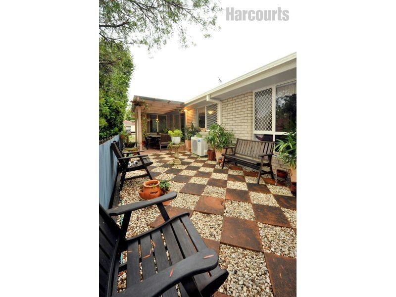 8 Robusta Place, Forest Lake QLD 4078