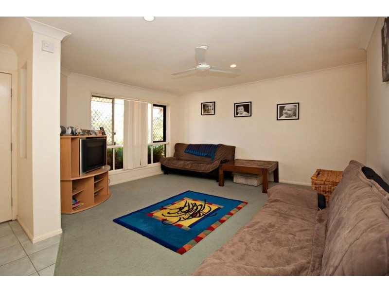 1 Wren Close, Forest Lake QLD 4078