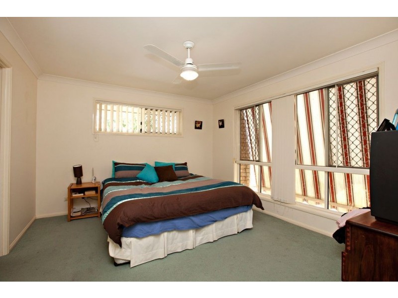 1 Wren Close, Forest Lake QLD 4078