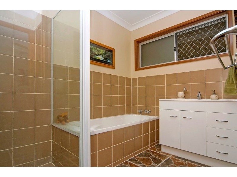 8 Dunsmure Close, Durack QLD 4077