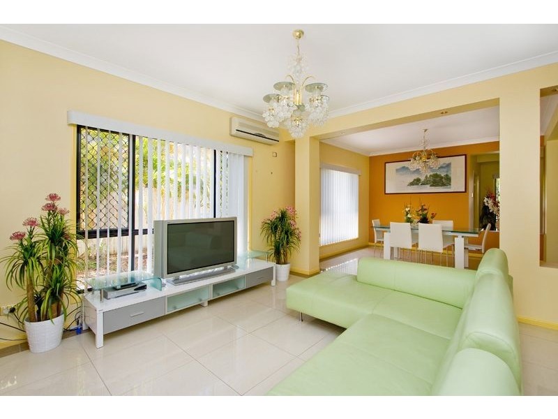 15 The Esplanade, Forest Lake QLD 4078