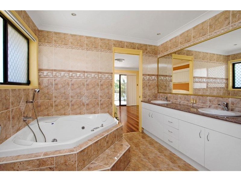 15 The Esplanade, Forest Lake QLD 4078
