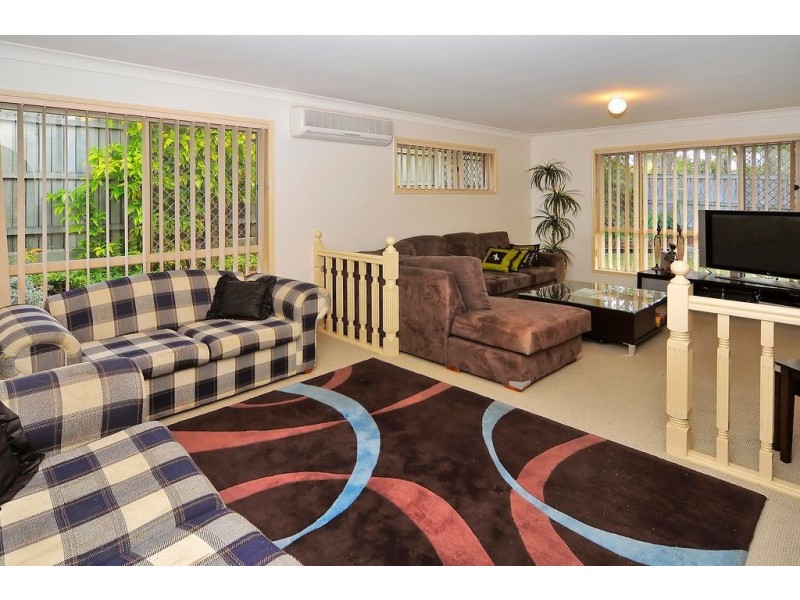 19 Stuart Place, Forest Lake QLD 4078