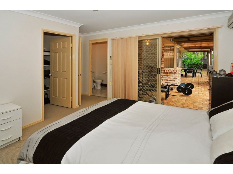 19 Stuart Place, Forest Lake QLD 4078