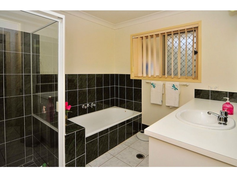 19 Stuart Place, Forest Lake QLD 4078