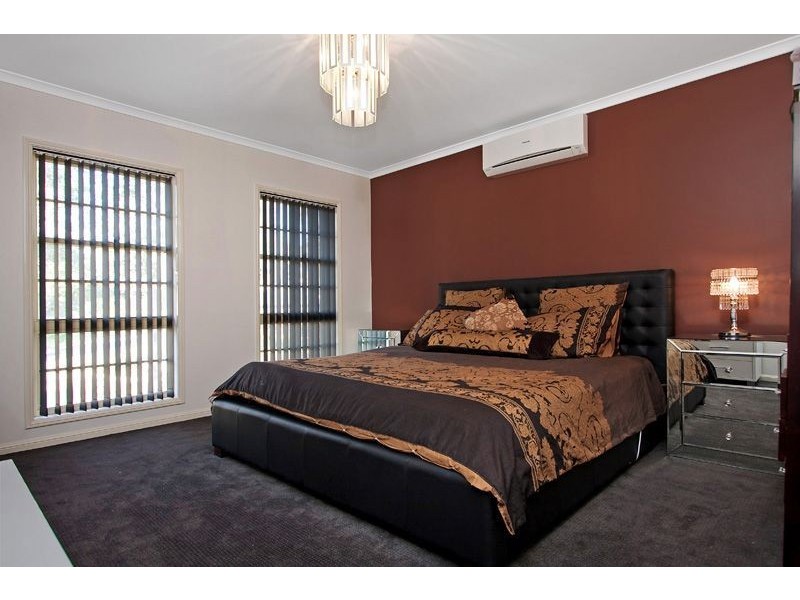 1 Eyre Court, Forest Lake QLD 4078