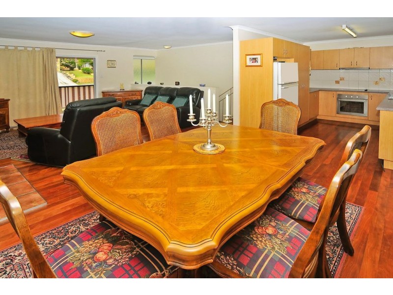 32 Dandenong Road, Jamboree Heights QLD 4074