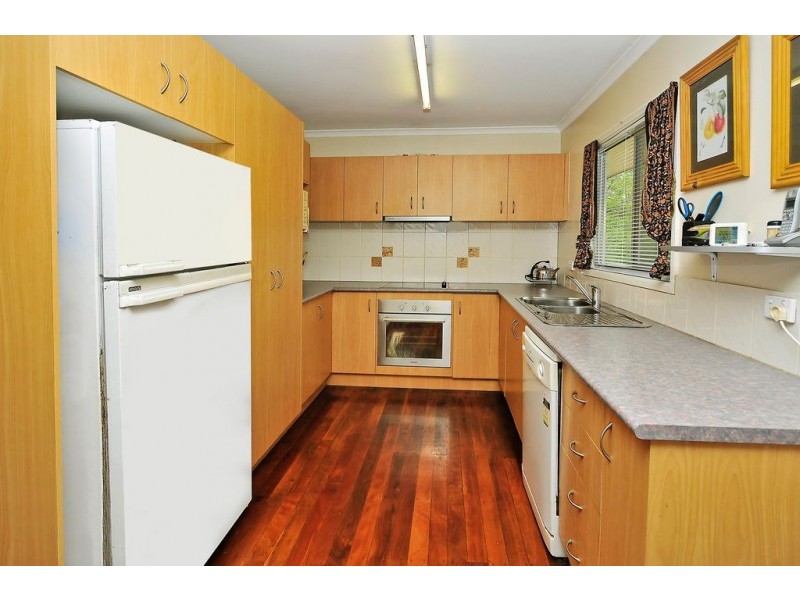 32 Dandenong Road, Jamboree Heights QLD 4074