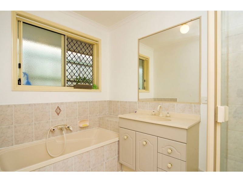 68 Acorn Cct, Forest Lake QLD 4078