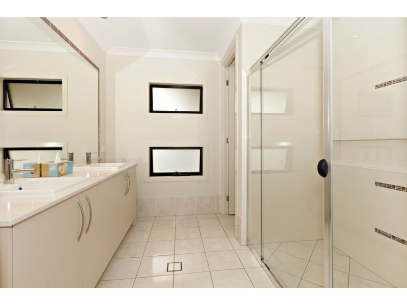 5 Hawkden Close, Doolandella QLD 4077