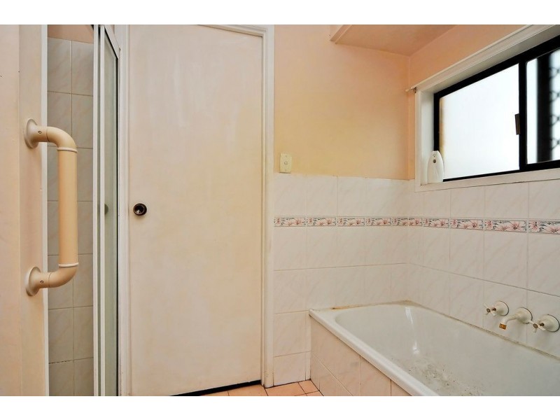 6 Dunsmure Close, Durack QLD 4077