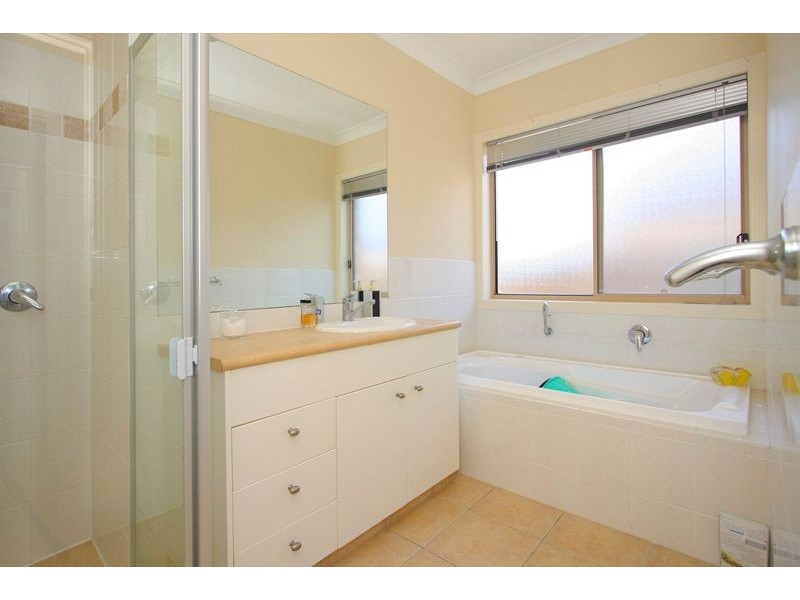 82 Claremont Parade, Forest Lake QLD 4078