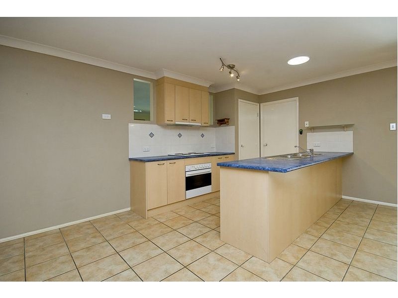5 Taylor Place, Forest Lake QLD 4078