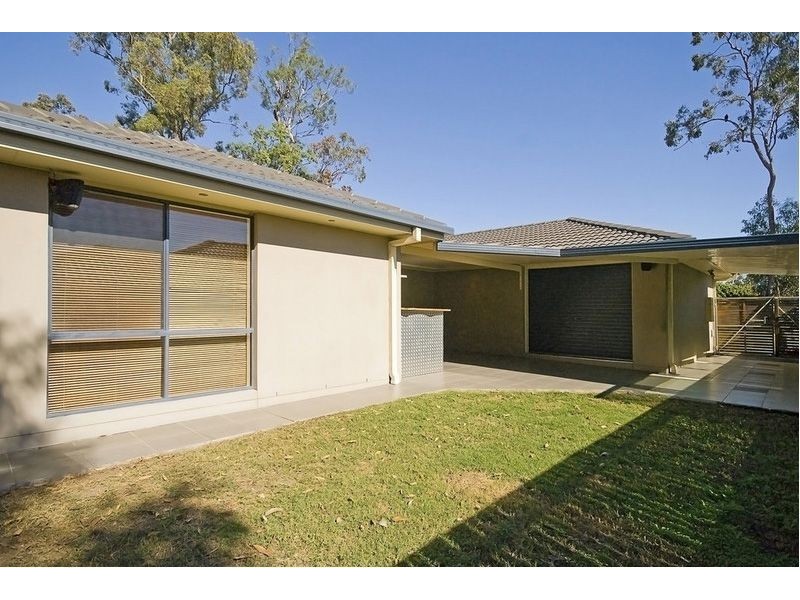 5 Taylor Place, Forest Lake QLD 4078