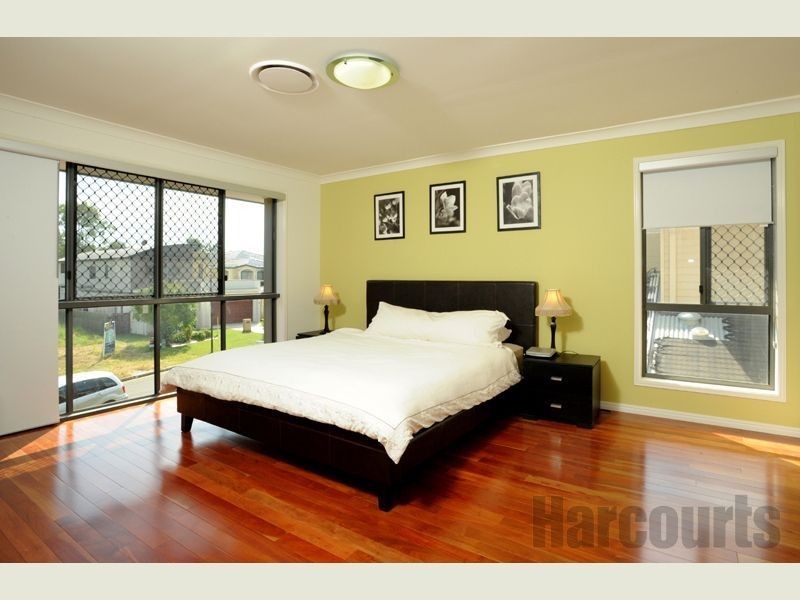 8 Santorini Place, Forest Lake QLD 4078