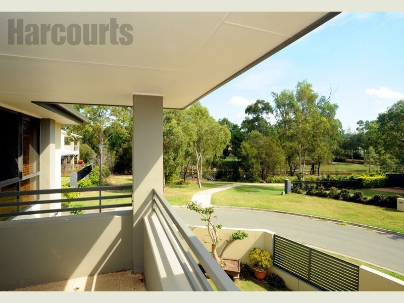 8 Santorini Place, Forest Lake QLD 4078