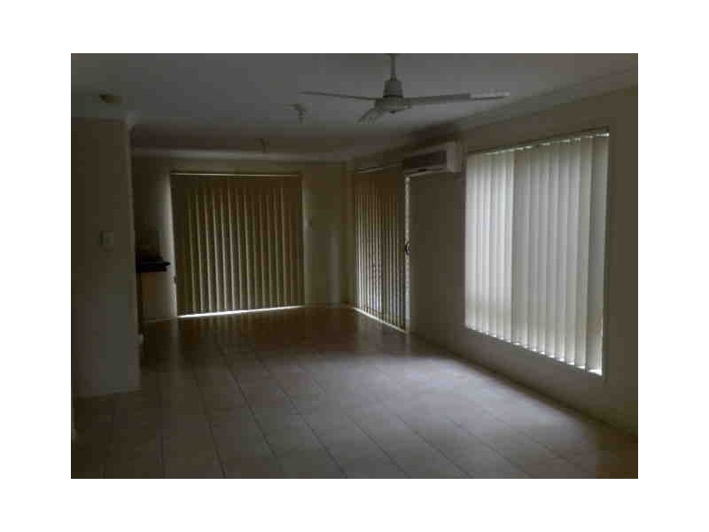 4/7 Glorious Way, Forest Lake QLD 4078