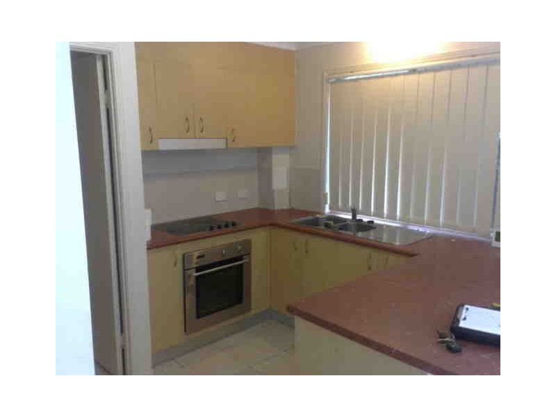 4/7 Glorious Way, Forest Lake QLD 4078