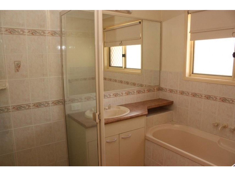 33 Centennial Way, Forest Lake QLD 4078