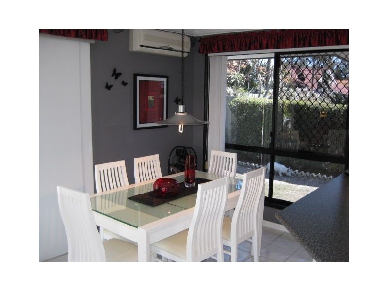 4 Blaxland Street, Forest Lake QLD 4078