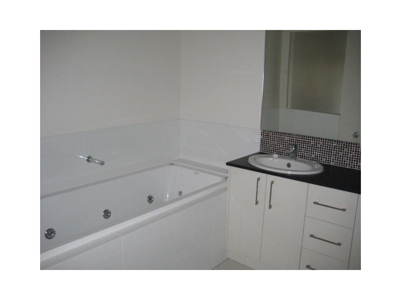 2/97 Sanctuary, Forest Lake QLD 4078