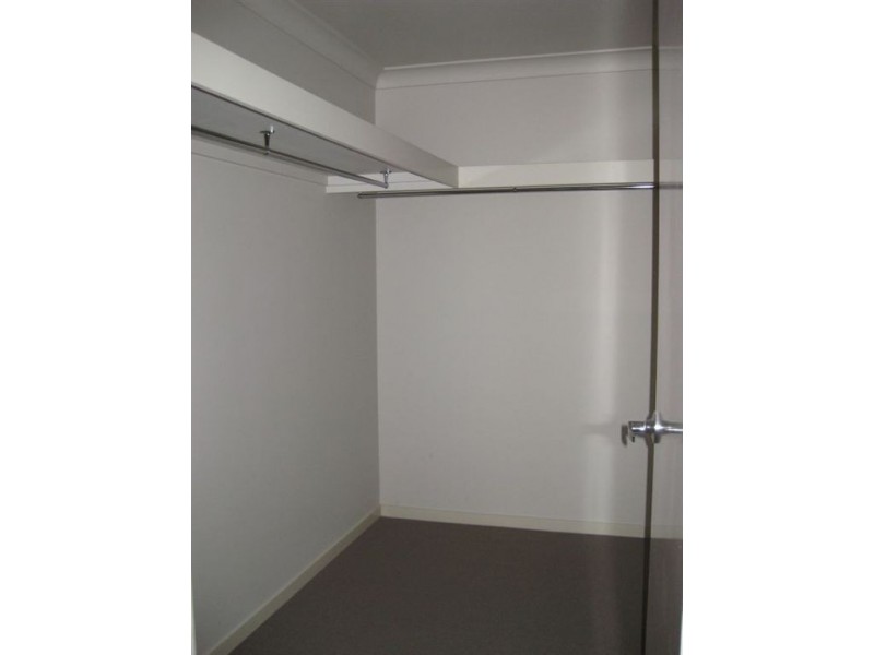 7 Brushwood Cct, Forest Lake QLD 4078