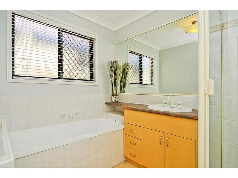 18 Rachele Close, Forest Lake QLD 4078