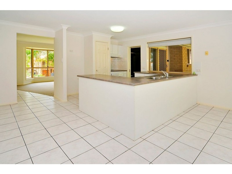 16 Windsor Place, Forest Lake QLD 4078