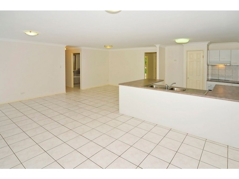 16 Windsor Place, Forest Lake QLD 4078