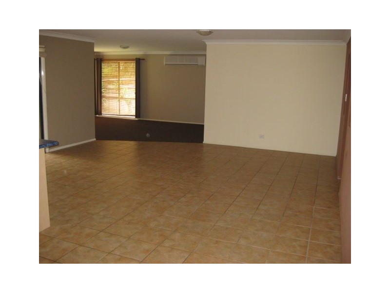 5 Taylor Place, Forest Lake QLD 4078
