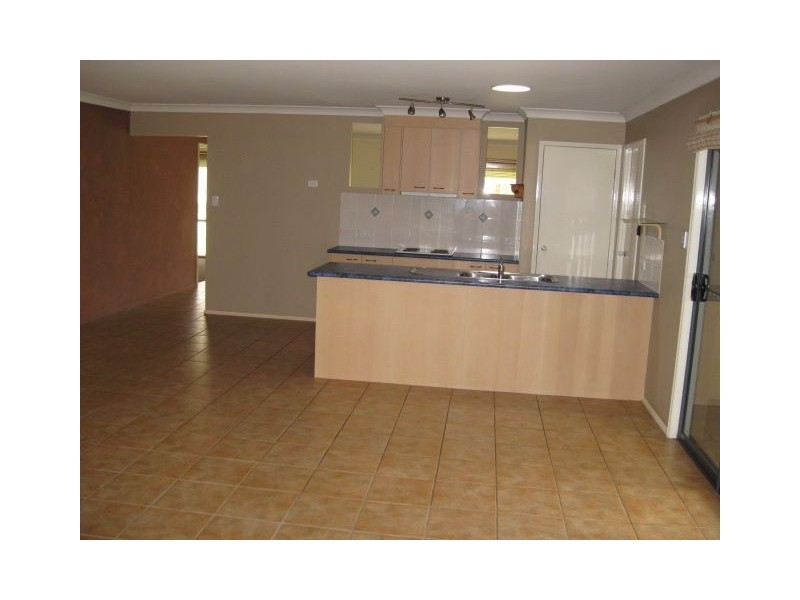 5 Taylor Place, Forest Lake QLD 4078