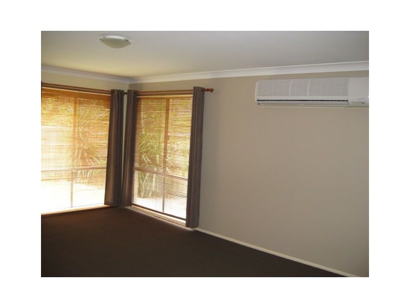 5 Taylor Place, Forest Lake QLD 4078